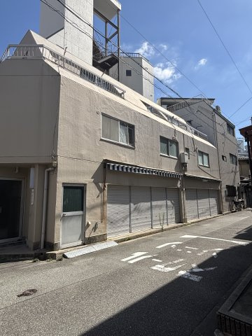 河合ビルの外観