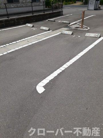 エトワール昴Ａの駐車場