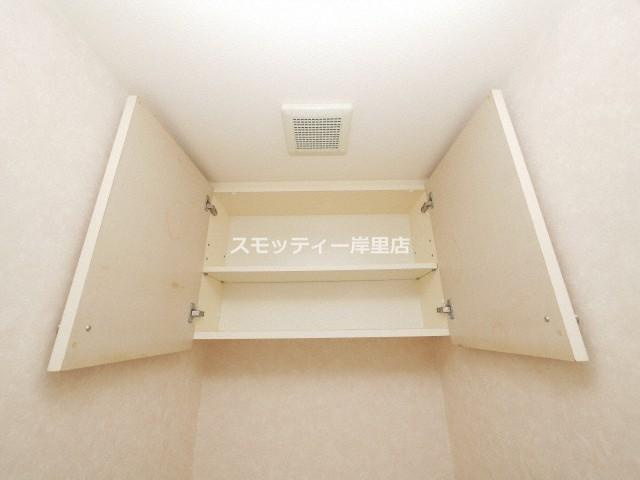 ディナスティ長居公園南の収納