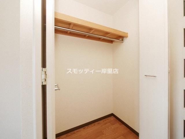 ディナスティ長居公園南の収納