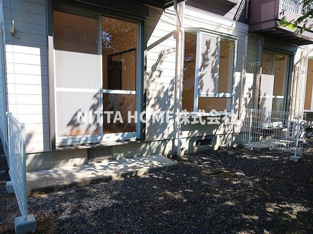 ポートさくら のバルコニー|１階はテラスが付いています♪