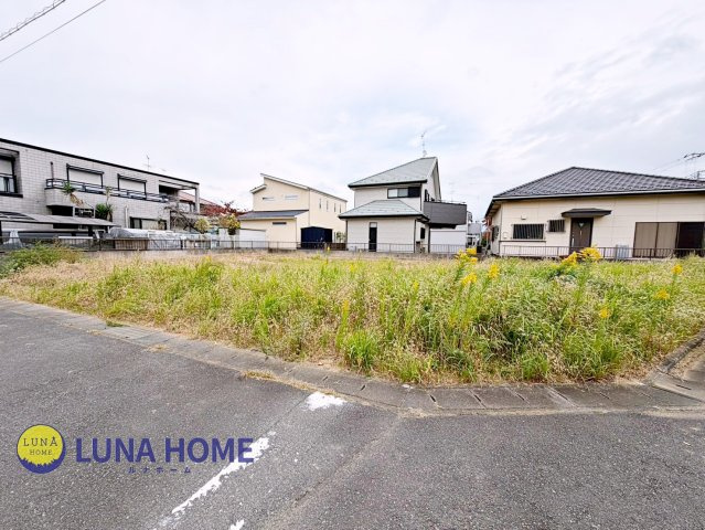 龍ケ崎市中根台2期　新築戸建　1号棟の前面道路含む現地写真