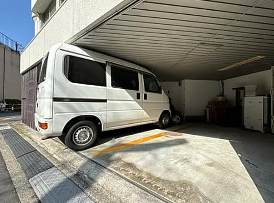 バロンハイツ大塚の駐車場