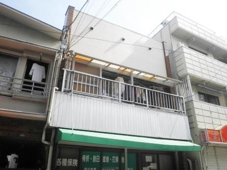 入船アパートの外観