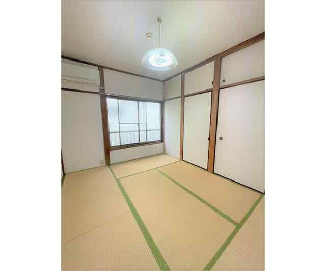 秋本荘の寝室