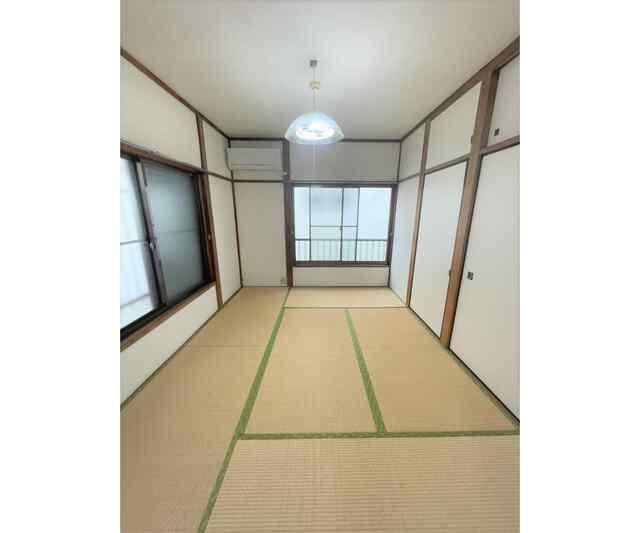 秋本荘の寝室
