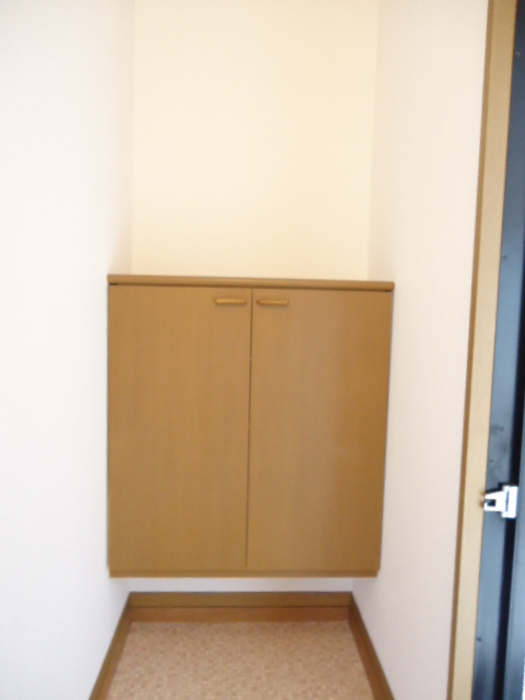 グランドール東野　Ⅰ棟の玄関