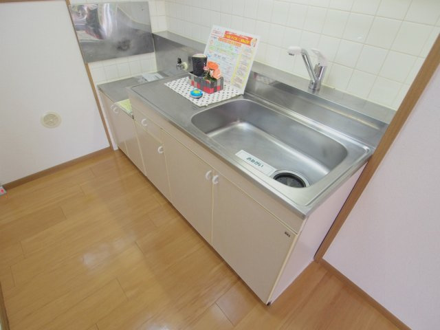 広島市安佐南区八木６丁目のアパートのキッチン