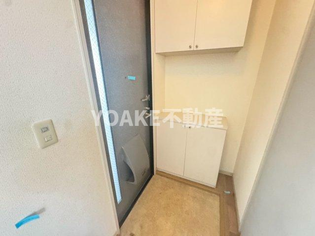 海老名市中央２丁目のアパートの玄関