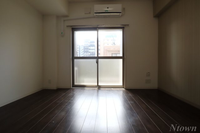 【内装】 | プレミアムコート大須 | 明るい室内です