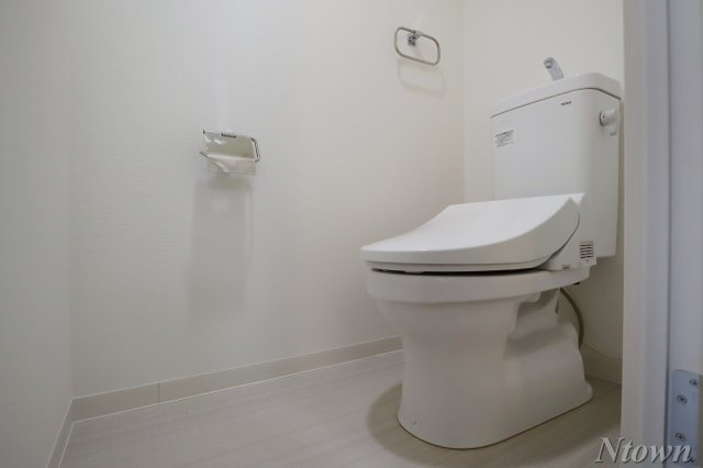 【トイレ】 | プレミアムコート大須 | 清潔感のあるトイレです