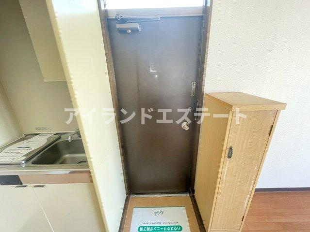 アパートメントN　駅近　角部屋　ネット無料の玄関