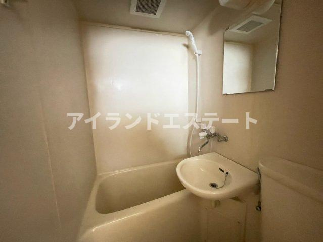 アパートメントN　駅近　角部屋　ネット無料の浴室
