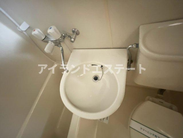 アパートメントN　駅近　角部屋　ネット無料の洗面所