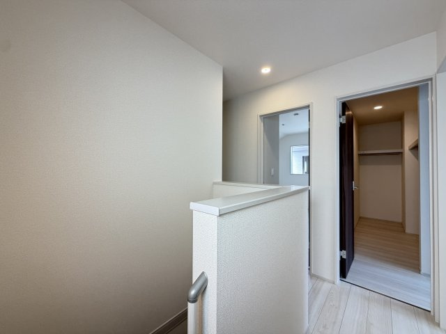 宜野湾市嘉数 3・5・6号棟(全6棟）の内装|5号棟　2階ホール♪