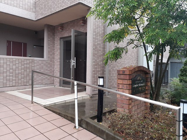 コンフォート　本町のエントランス