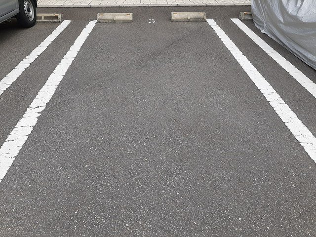 アン　ボヌールの駐車場