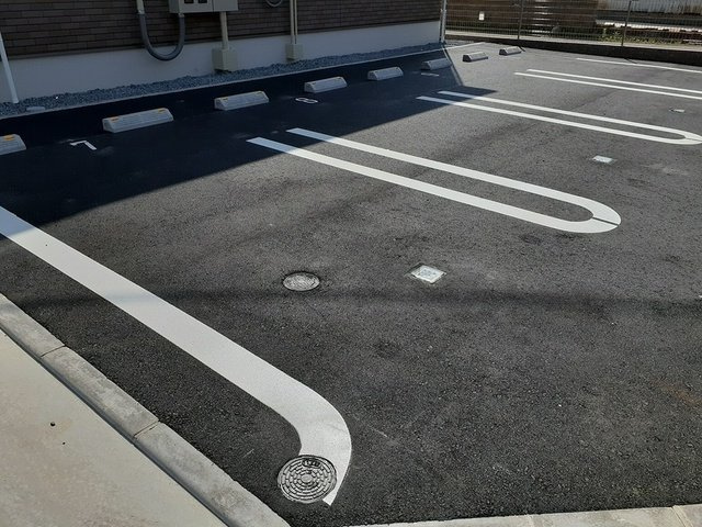 エスペランサ浜の宮Ⅲの駐車場