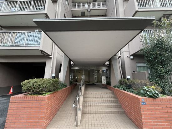 メガロン御殿山のエントランス|清潔なエントランスです