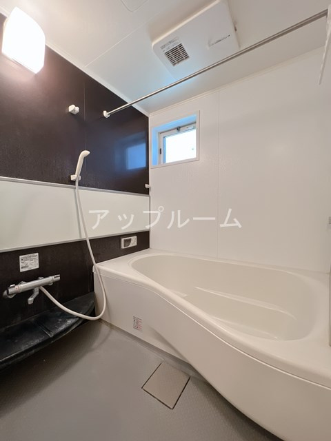 メゾンクレールの浴室|反転のお写真になります。