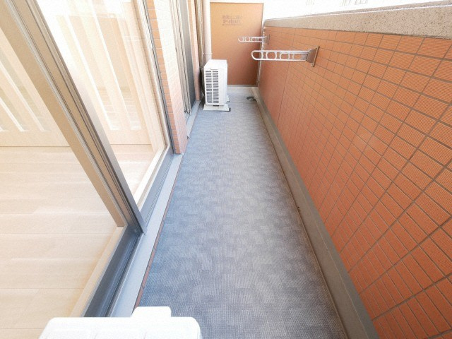 プレジオ本町のバルコニー