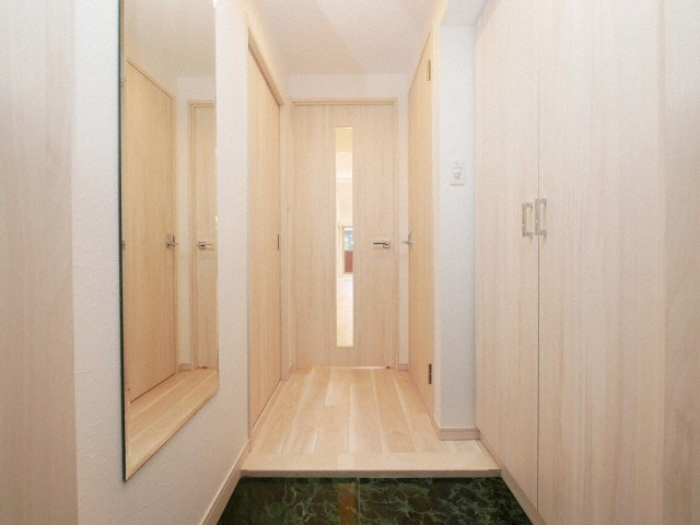 プレジオ本町の玄関