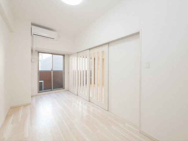 プレジオ本町の洋室