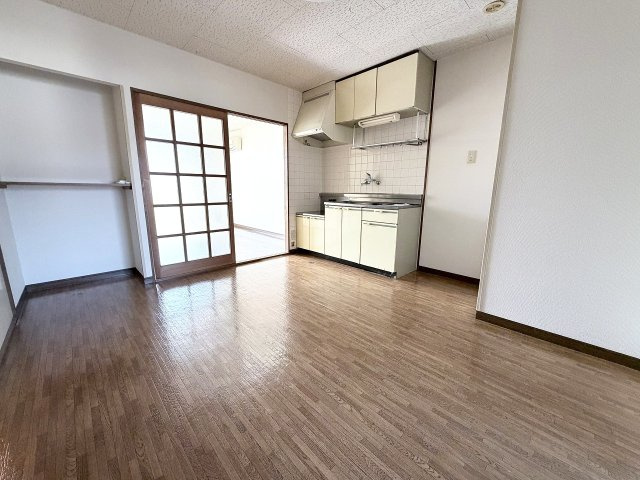 萬寿シティBの居間・リビング