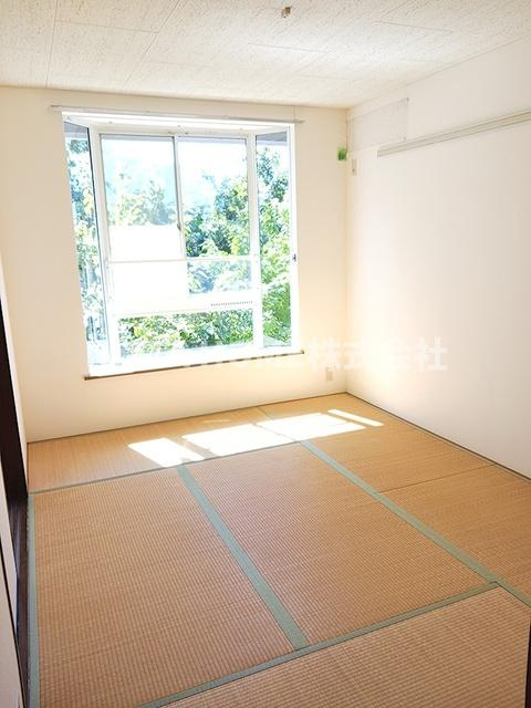 ポートさくら の和室|６帖の和室があります＊