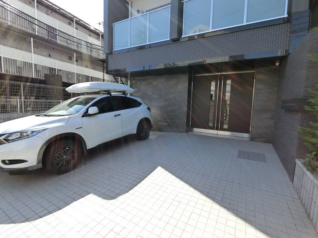 サムティレジデンス市川のエントランス