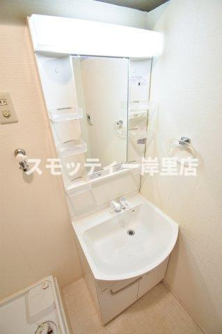 LakiaMaison帝塚山西の洗面所