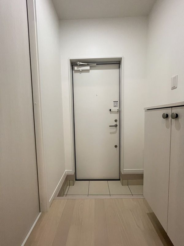 UCDA Residence新検見川の玄関