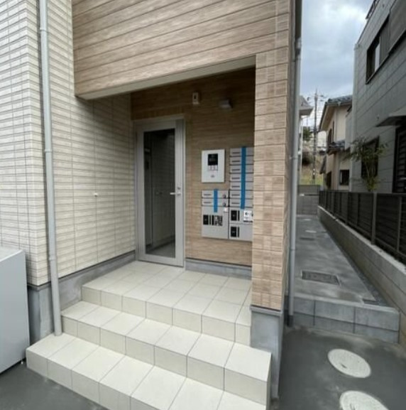 UCDA Residence新検見川のエントランス