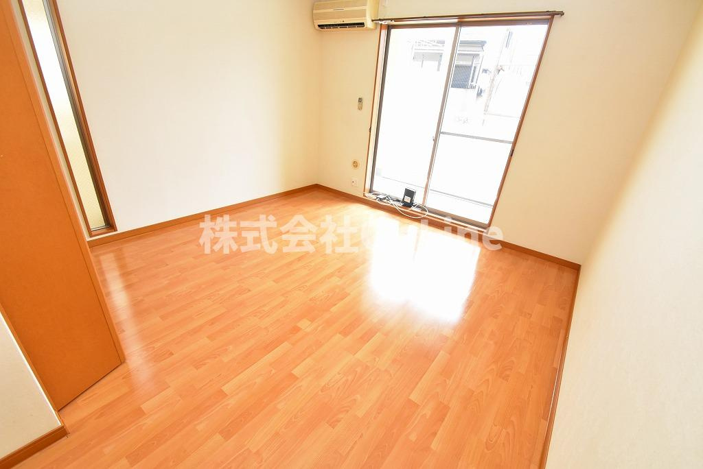 アリスコート菱屋西の居間・リビング