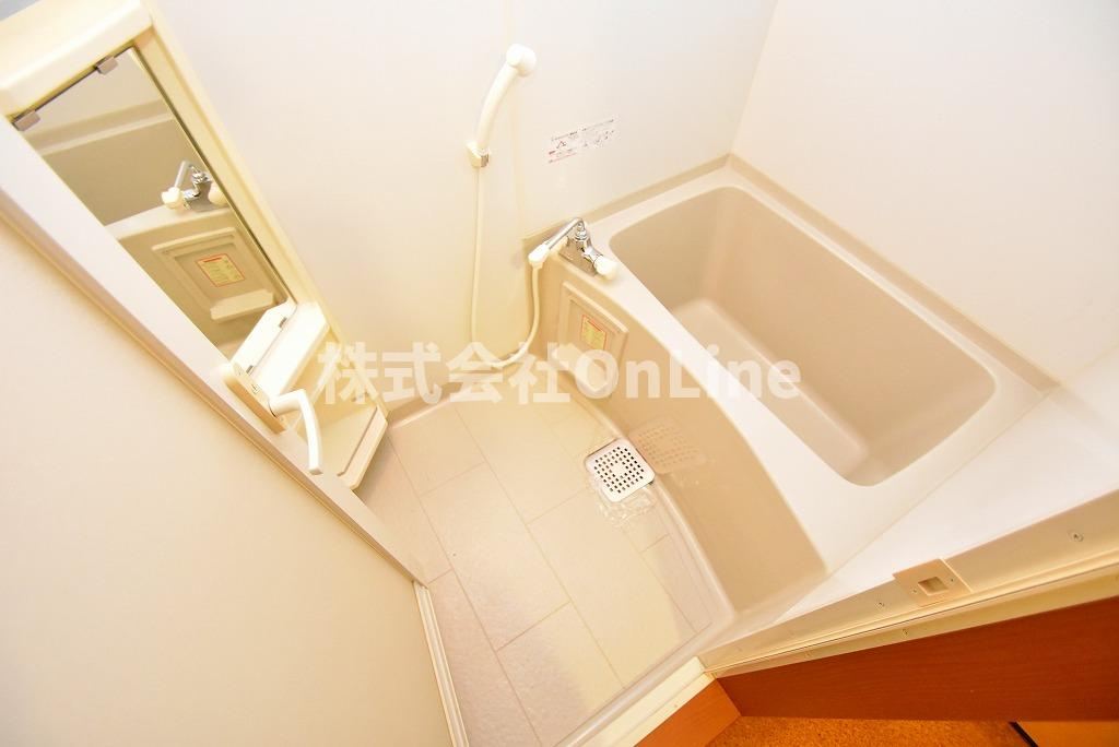 アリスコート菱屋西の浴室