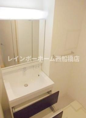 市川市市川１丁目の賃貸マンションの洗面所