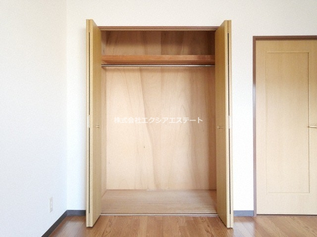 スギヒラハイツの収納