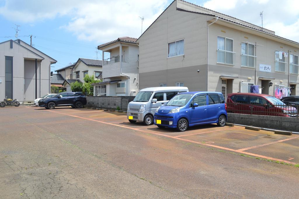 ディアスダンディーの駐車場