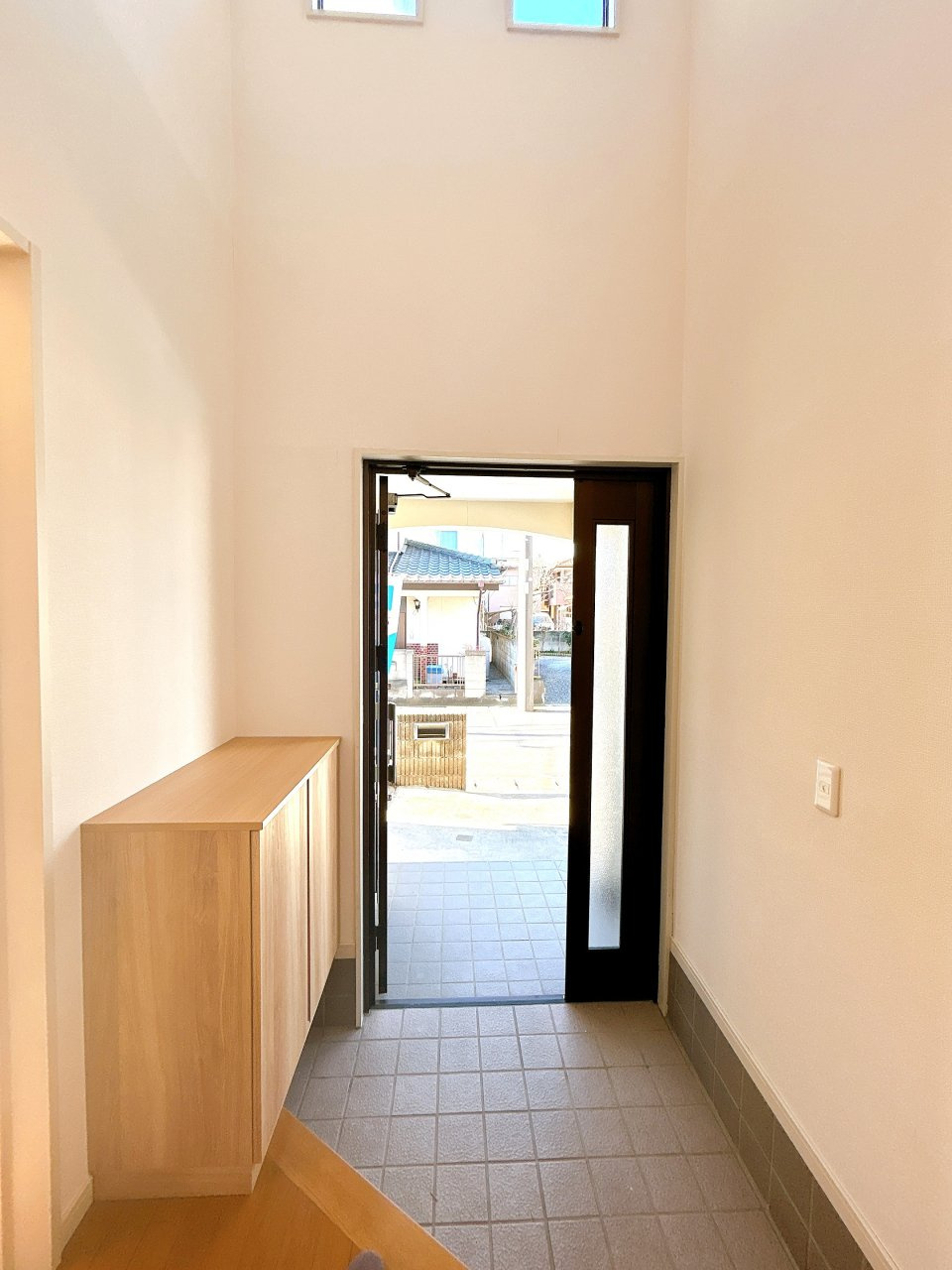 大平町新　中古戸建　敷地45坪の玄関