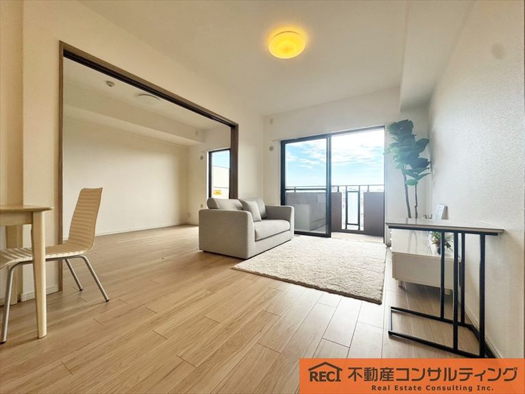 ライオンズガーデン魚崎壱番館の居間・リビング