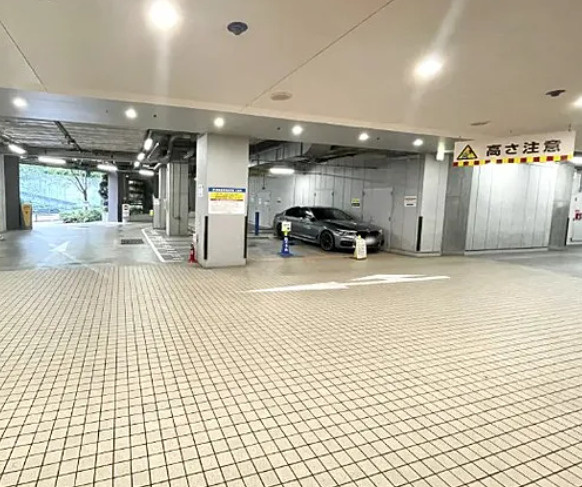 大崎ウエストシティタワーズW棟の駐車場