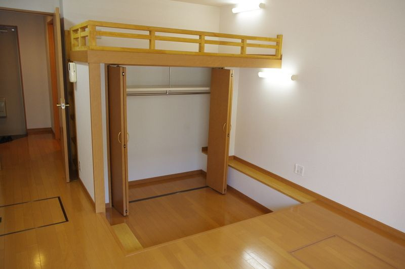 シャローム箱崎 の寝室
