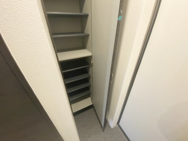 ジーメゾン西岩槻の玄関