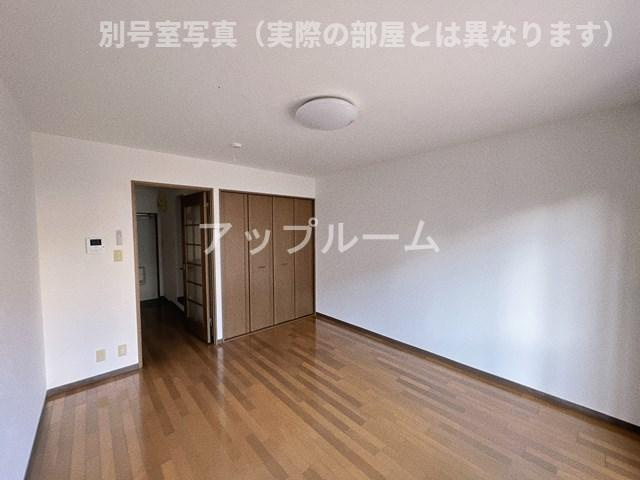 サン・friends岩崎の居間・リビング