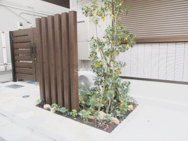 プライムクロスのその他|エントランス横にある植栽です☆