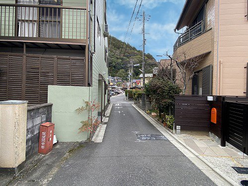 上賀茂狭間町 中古戸建の前面道路含む現地写真