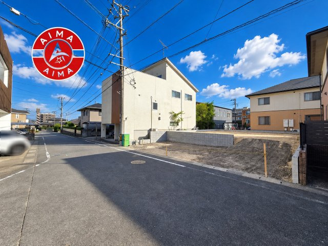 筑紫野市原田8丁目第2-1棟（1号棟）の内観：施工例|キッチンからリビングをしっかり確認できます。家族の笑顔があふれる空間になりそうですね。