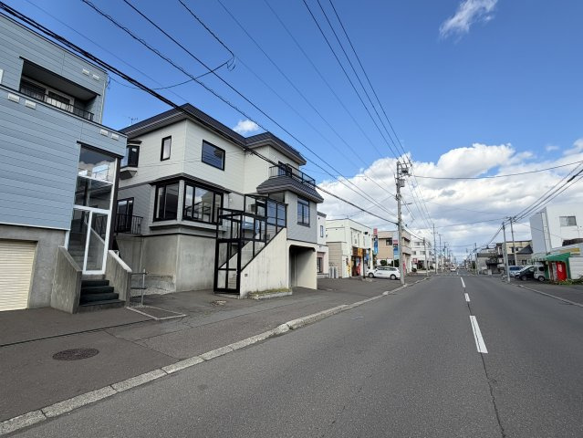 新川3条11丁目の前面道路含む現地写真