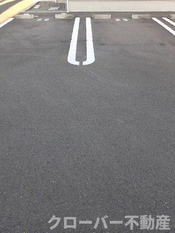 ルーベル　塩屋　Ａの駐車場