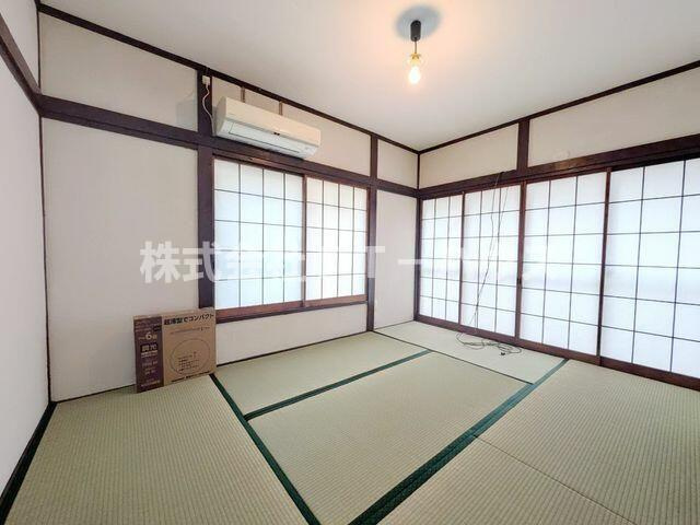西佐津間１丁目戸建の寝室